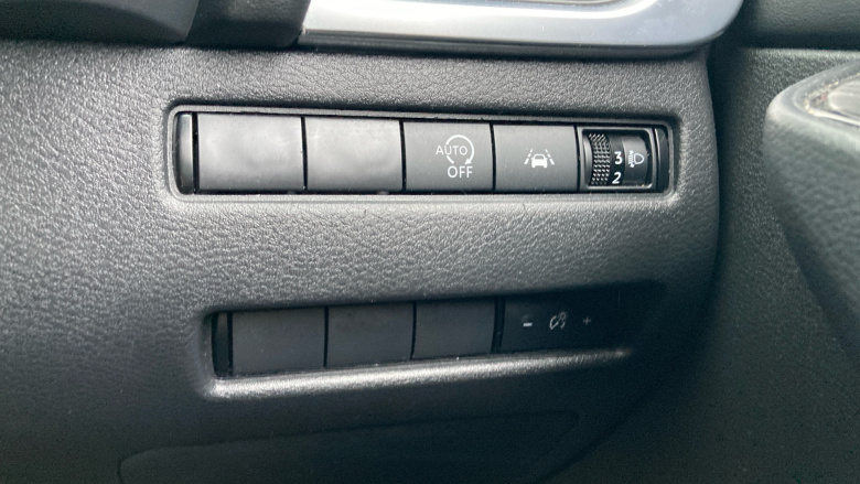 Nissan Qashqai 1.3 DiG-T MH Acenta Premium 5dr Petrol Hatchback